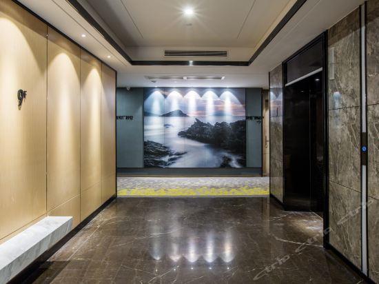 Shenzhen Bantian Huaweizhongcheng Atour Hotel Exteriér fotografie